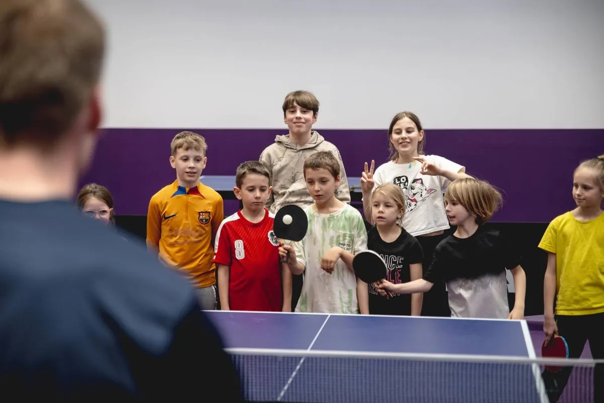 Kindergruppe beim Training mit Coach